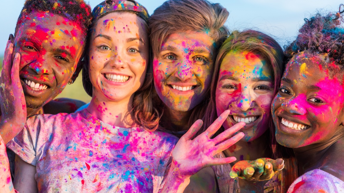 10 Ways on How to make Friends in a Small Town!