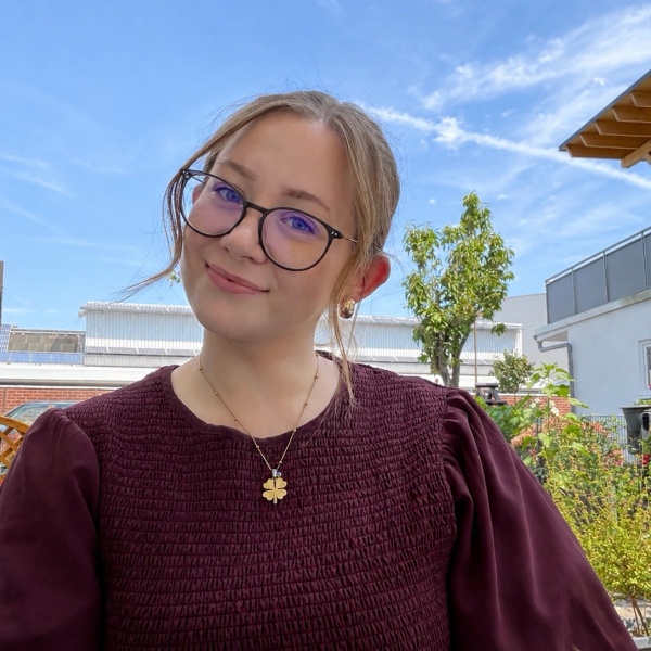 Joline-Katharina H Au Pair Professional