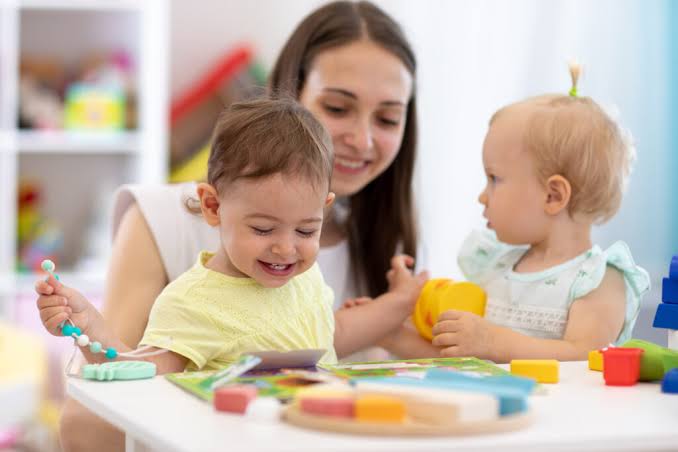 Au Pair vs. Daycare: Which Offers Better Work-Life Balance for Busy Parents?